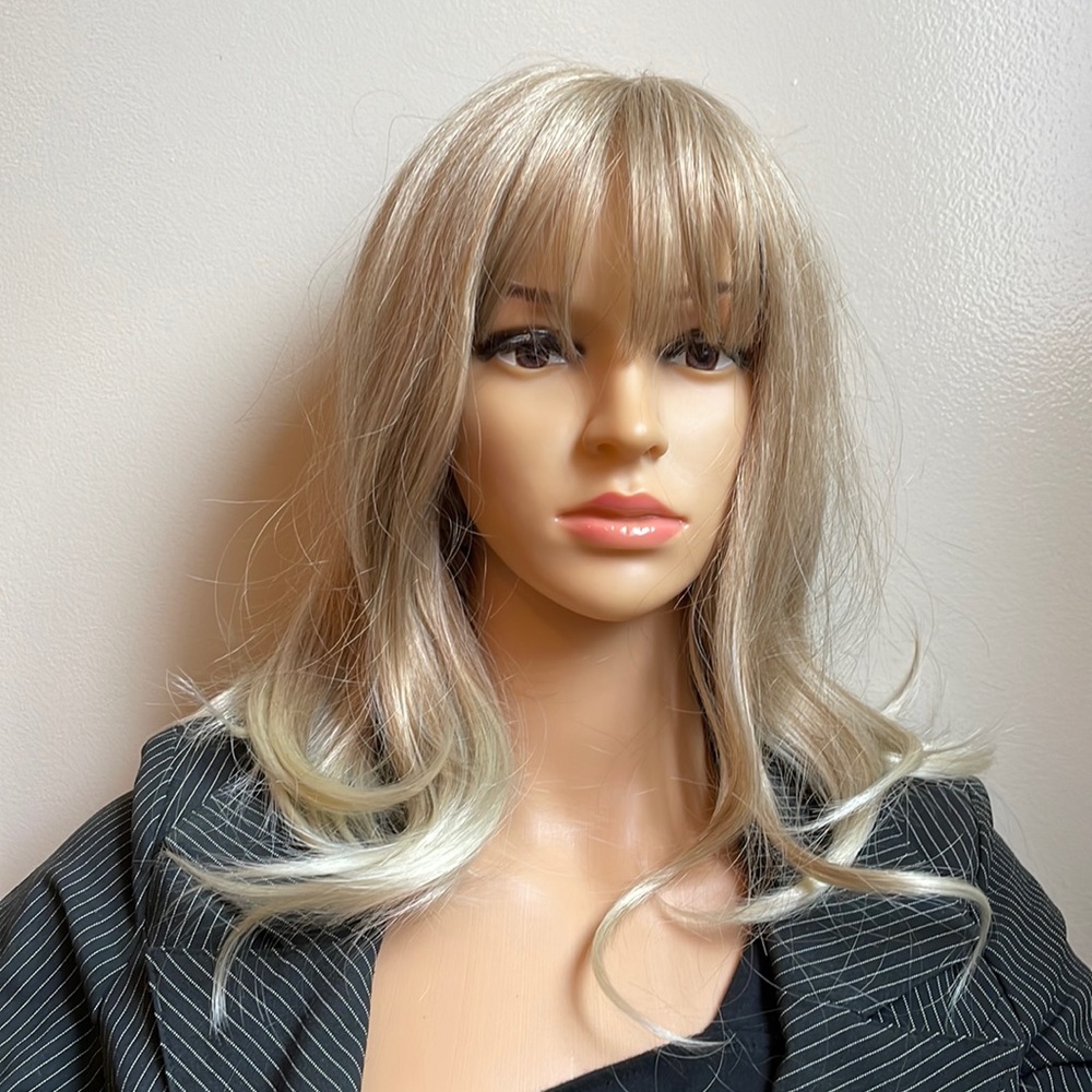 NWT 15” approx light blonde sandy lights bangs human blended wig ombré gradient